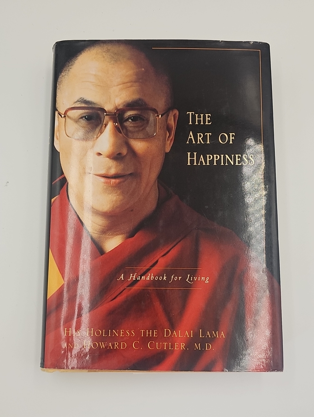 The Art of Happiness Hardcover by His Holiness the Dalai Lama - Red
